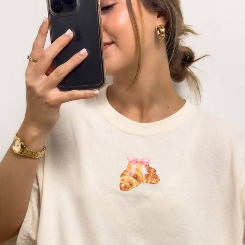 Croissant Shirt Croissants Preppy Stuff Romantasy Vanilla Girl Cinnamon Tees Coquette Clothes Clothing Princesscore Bow von WolkenlosShop