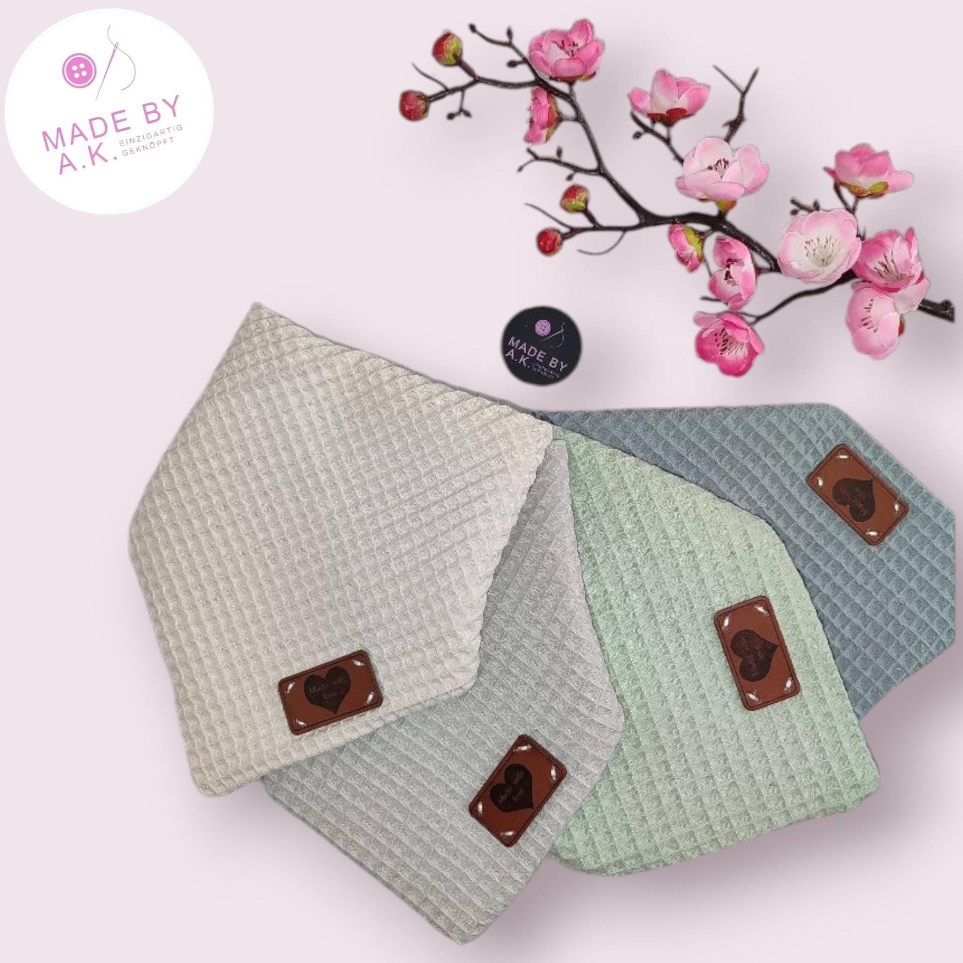 Halstuch Waffelpique Dreieckstuch, Baby , Kleinkind Waffeltuch Sabbertuch Geschenk, Taufe Geburt von WolkenlosbyAK