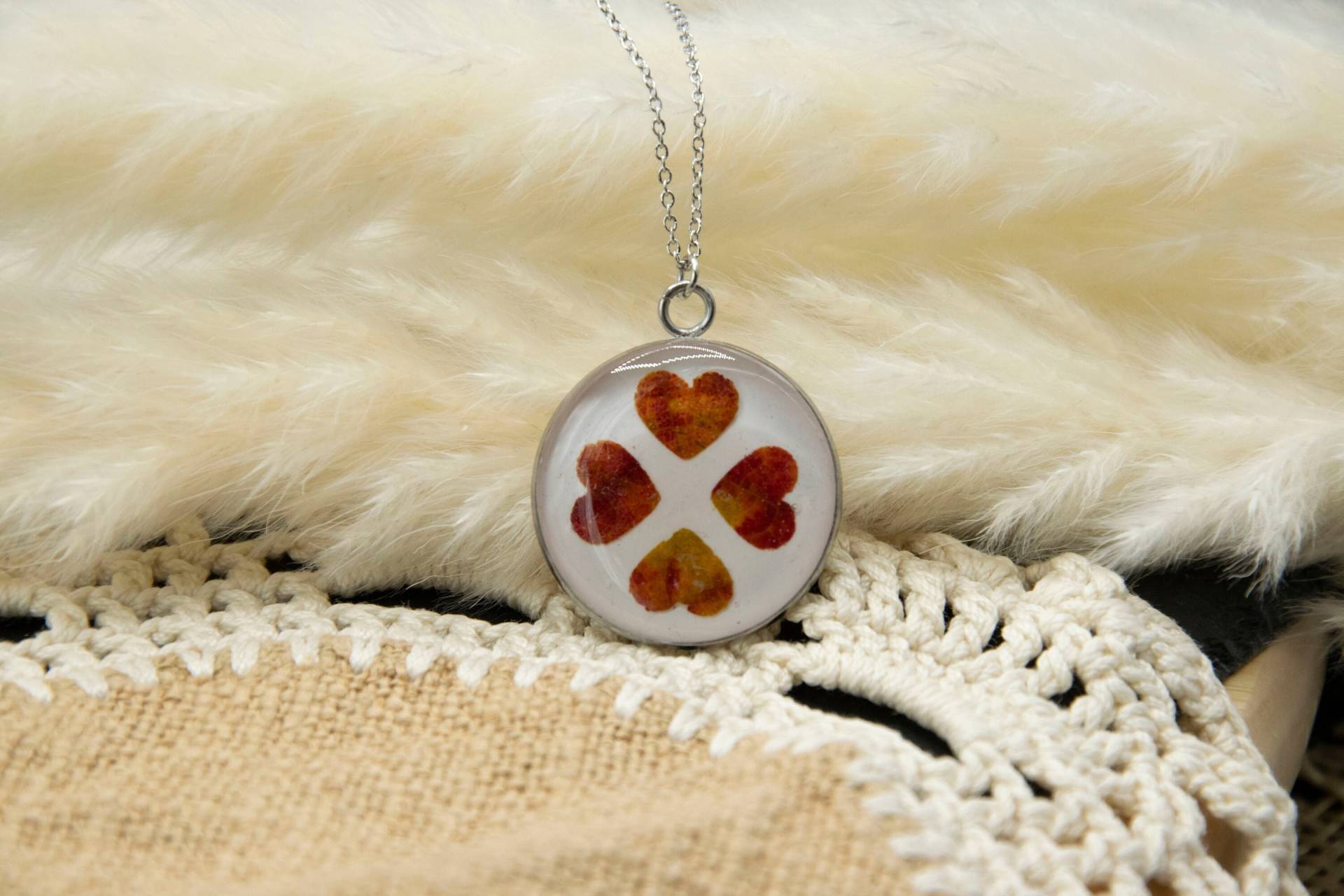 Kette Mit Blumen Anhänger, Halskette Blumen, Herzen von WolkenschlossZauber