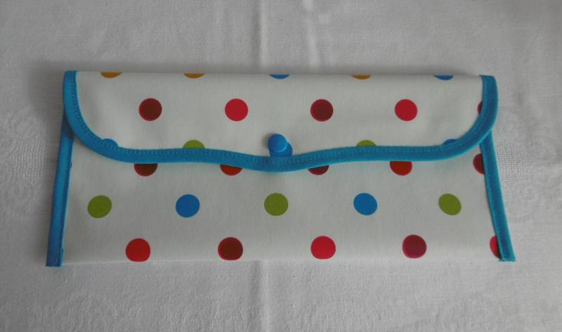 Bestecktasche Aus Wachstuch, Bunte Punkte - Weiß/Türkis von WollKopp