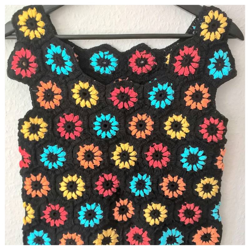 TopGehäkeltGr. 34/36BaumwollePatchwork TopGehäkeltGr. 34/36BaumwollePatchwork von Wollbinchen