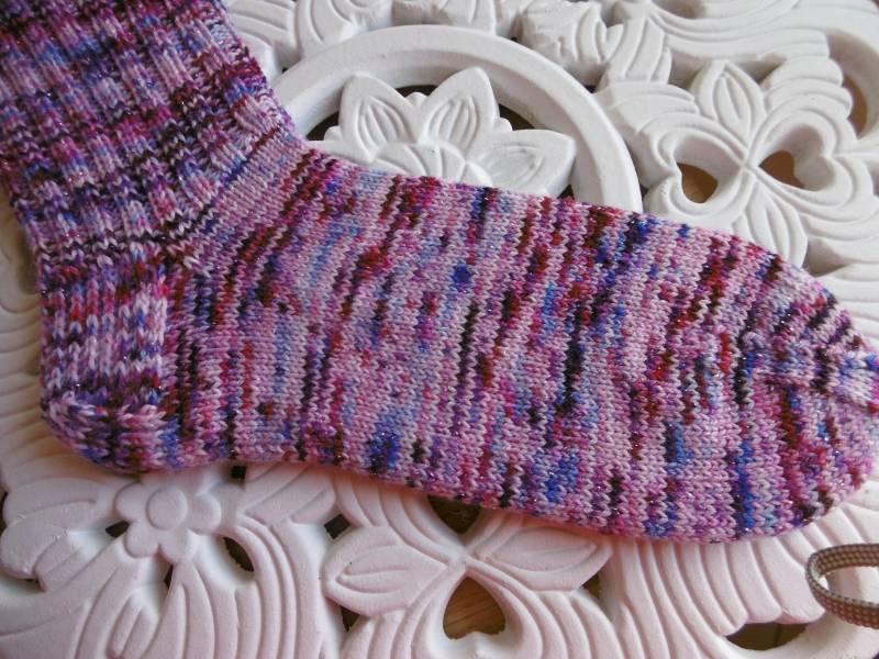Socken Handgestrickt Beerentraum Handgefärbt Strümpfe Gestrickt von WolleKunterbunt
