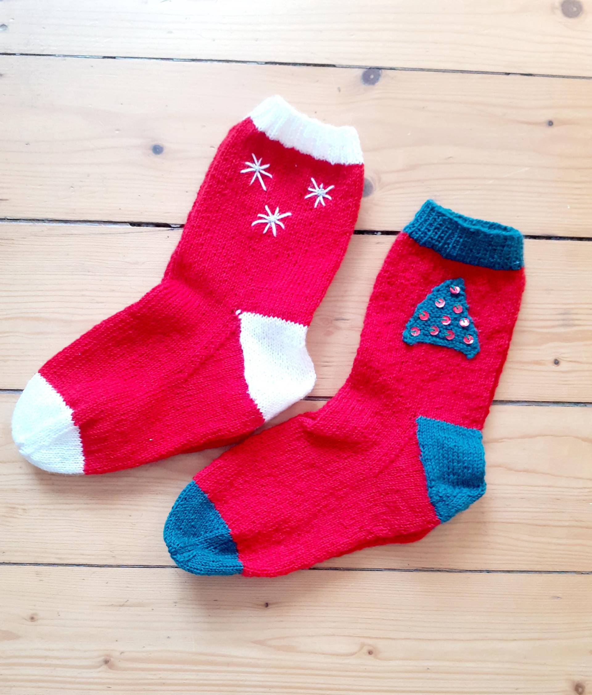 Weihnachten, Wollsocken Mit Weihnachtsmotiv, Socken, Strümpfe, Handgestrickt Weihnachten, Wollsocken Mit Weihnachtsmotiv, Socken, Strümpfe, Handgestrickt von WollefuerDich