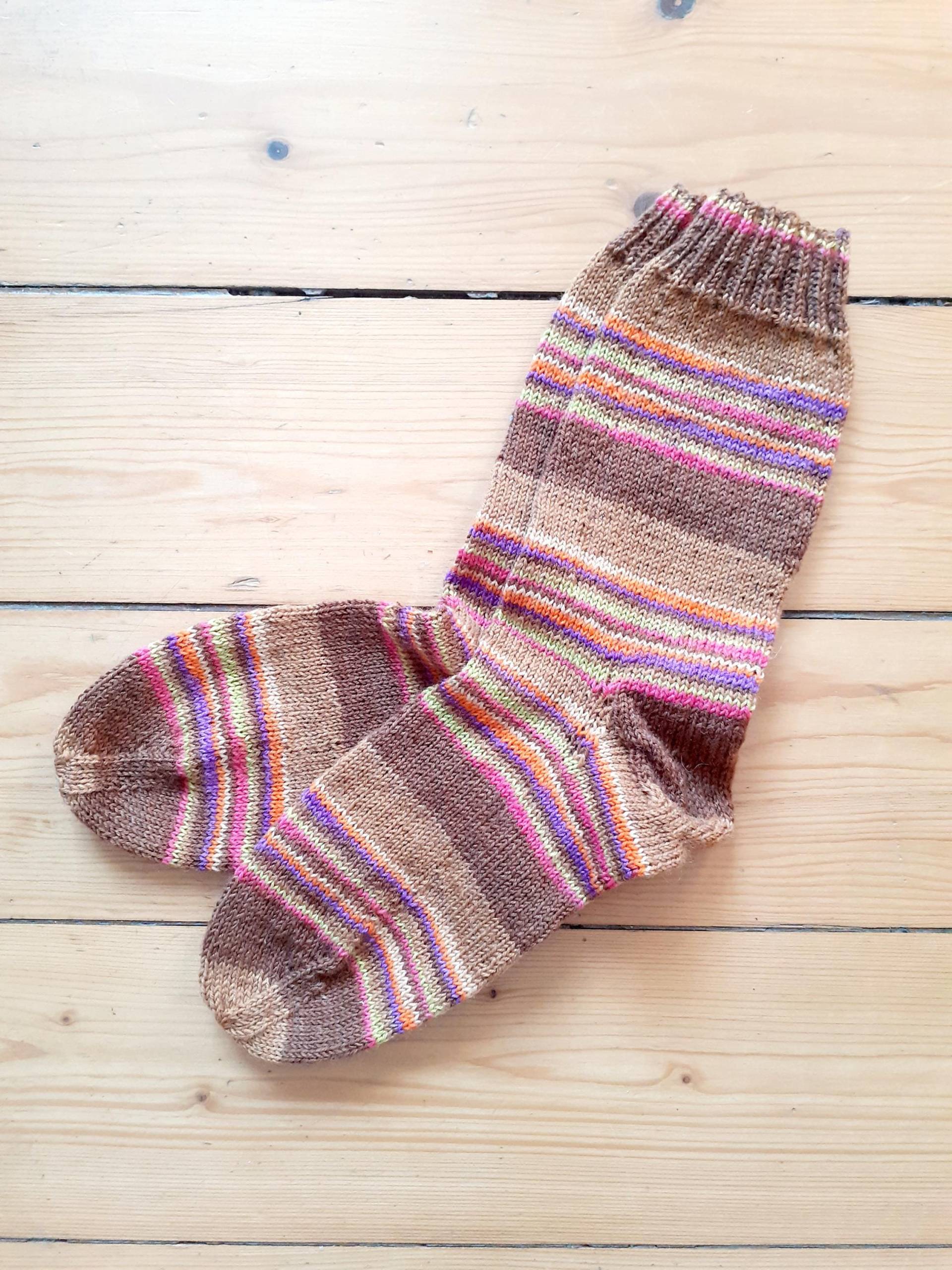 Wollsocken Größe 42/43 Handgestrickt, Braun, Verschiedene Farben, Gestreift, Herrenstrümpfe Wollsocken Größe 42/43 Handgestrickt, Braun, Verschiedene Farben, Gestreift, Herrenstrümpfe von WollefuerDich