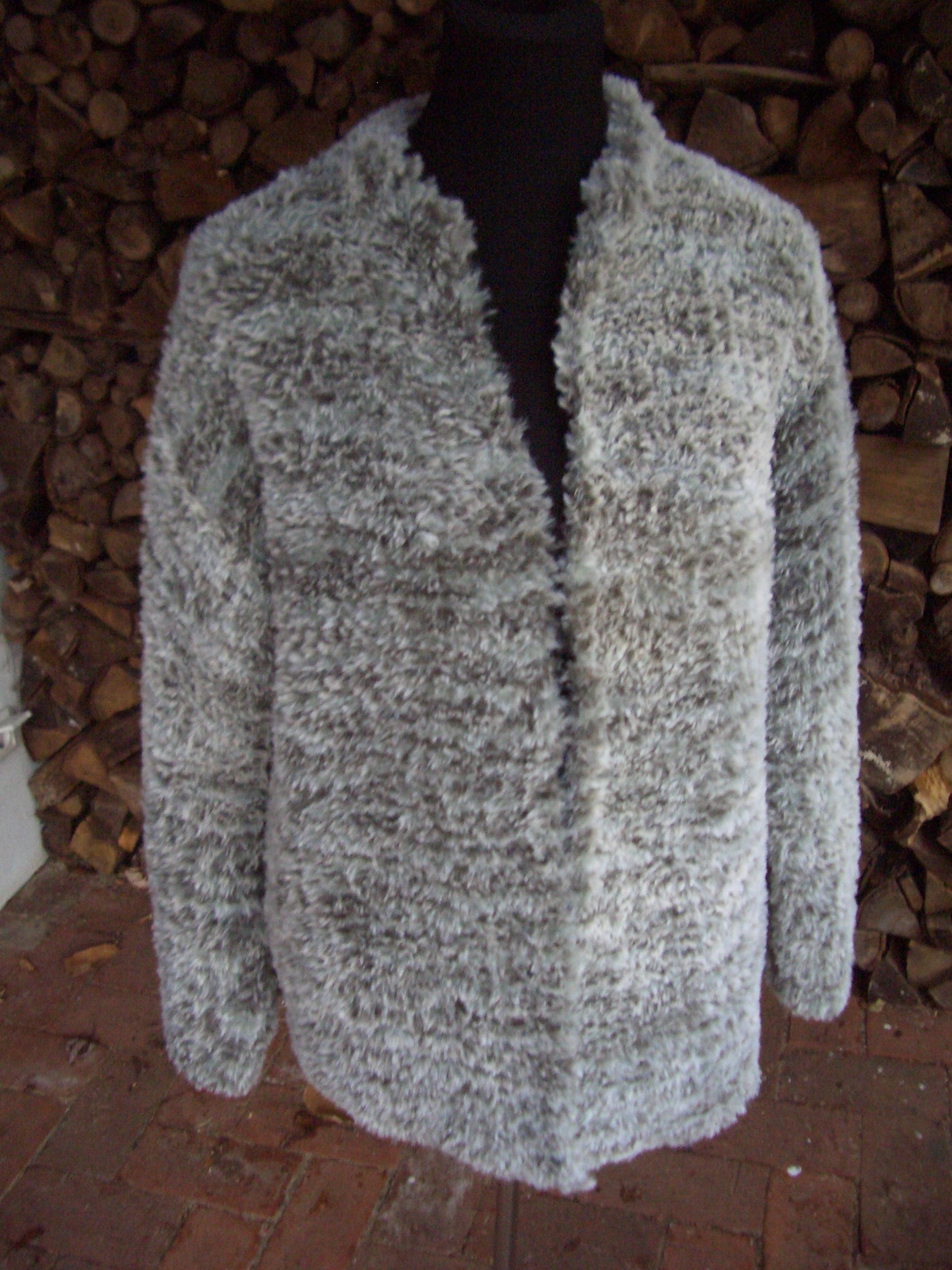 Jacke Aus Plüschgarn - Polar/Katia Mint/Beige Gr. 38/40 von Wolleladen