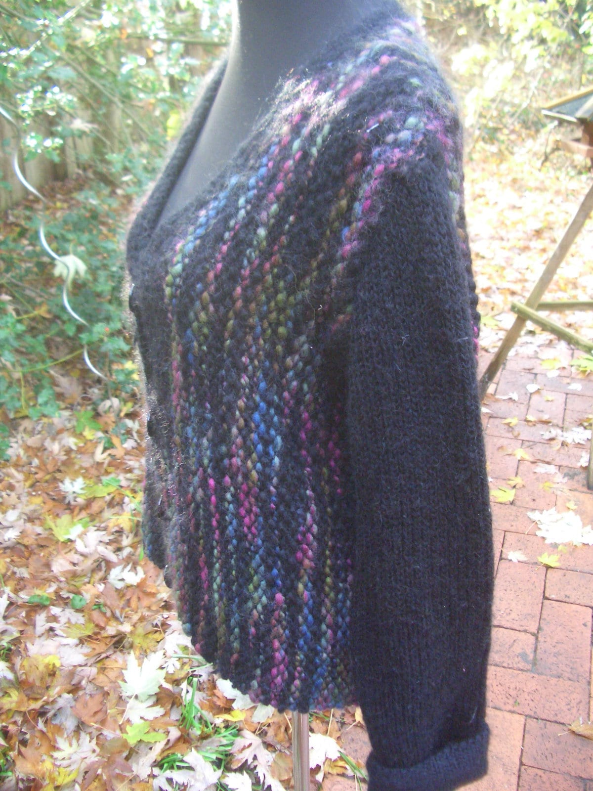 strickjacke Schwarz/Bunt Webtechnik Handarbeit Gr. 40/42 strickjacke Schwarz/Bunt Webtechnik Handarbeit Gr. 40/42 von Wolleladen
