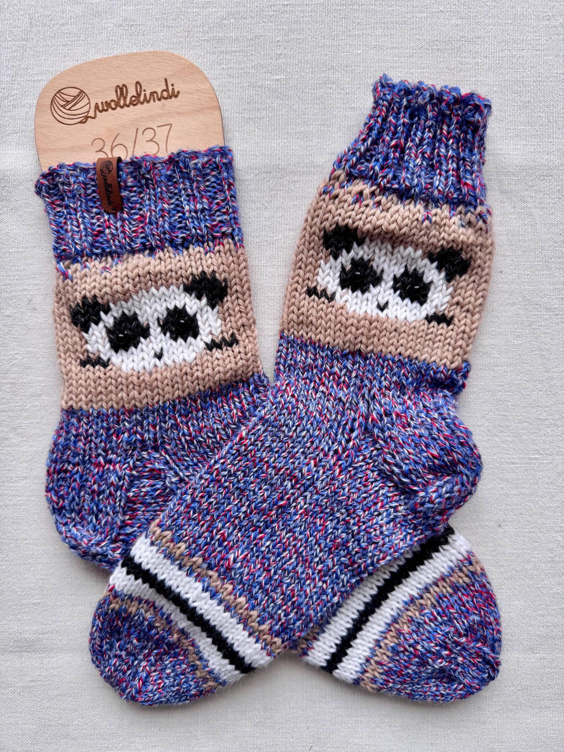 Handgestrickte Socken Aus 8Fach Wolle Mit Aufgesticktem Pandamotov, Größe 36/37 #0600 von Wollelindishop