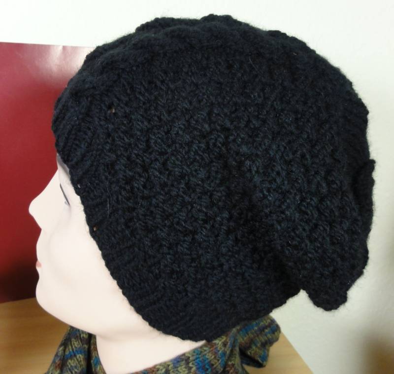Herren-Beanie Schwarz Mit Zopfmuster U. Perlmuster, #0046 von Wollelindishop