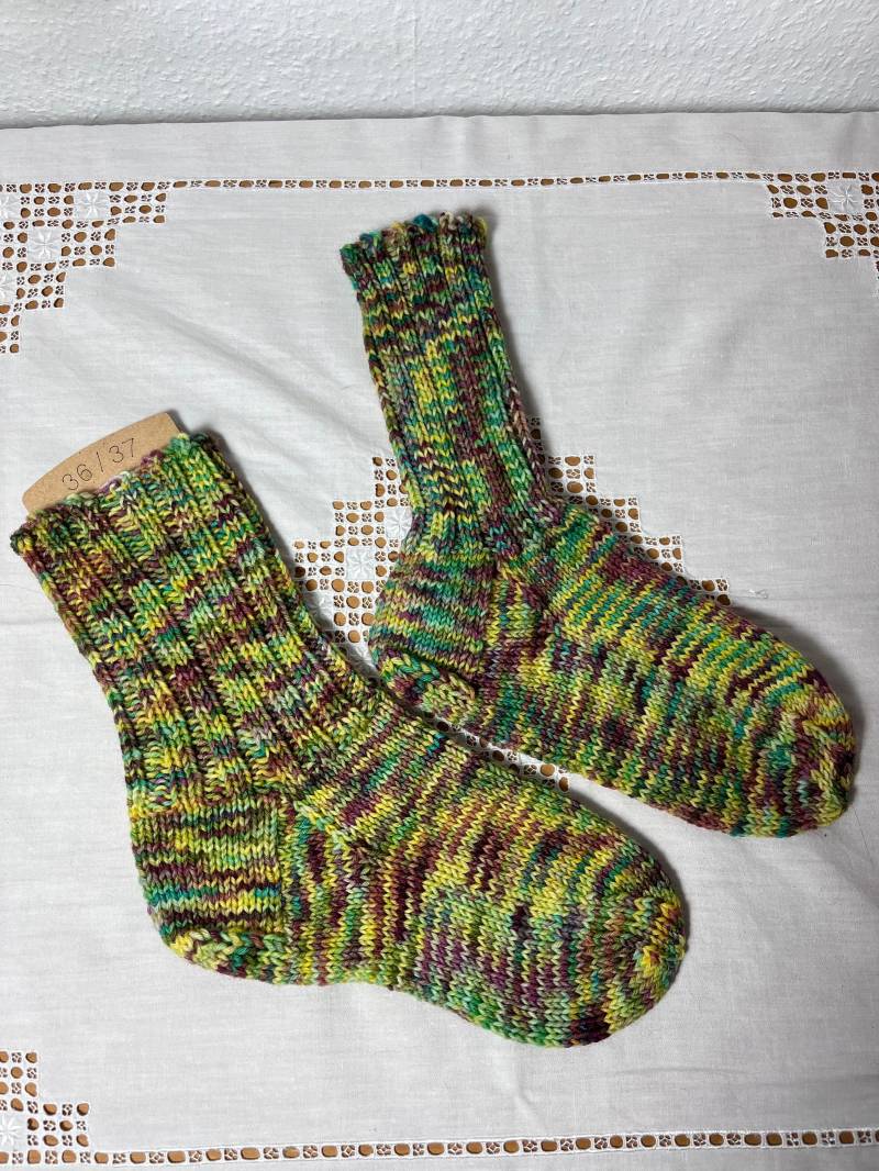 Stricksocken Handgestrickt, Handgefärbt Größe 36/37 - Ein Geschenk Für Strickfans, #0139 von Wollelindishop