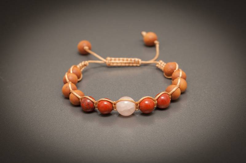 Shamballa Armband Sandelholz Roter Jaspis Und Rosenquarz Shamballa Armband Sandelholz Roter Jaspis Und Rosenquarz von WolleundStein