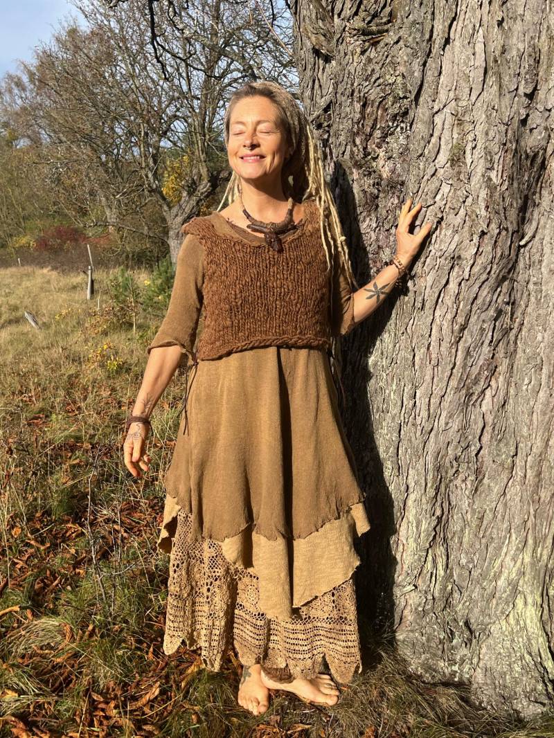 Wolltop Handgesponnen Pflanzengefärbt Wald Zwerge Feen Natur Primitive Stricken von Wollfeuer