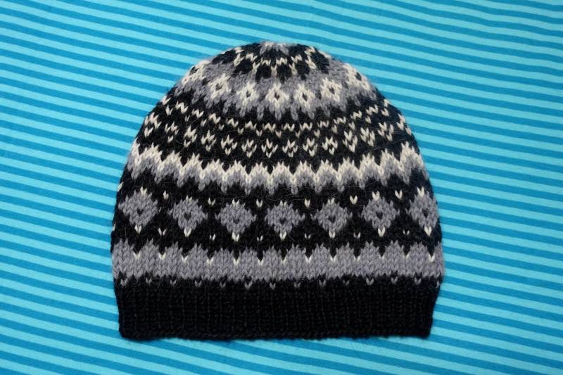 Beanie Strick-Mütze Gr. S/M 54-56cm 100% Feines Alpaca Strickmütze "Norweger' Schwarz-Grau-Natur von Wollhandwerk