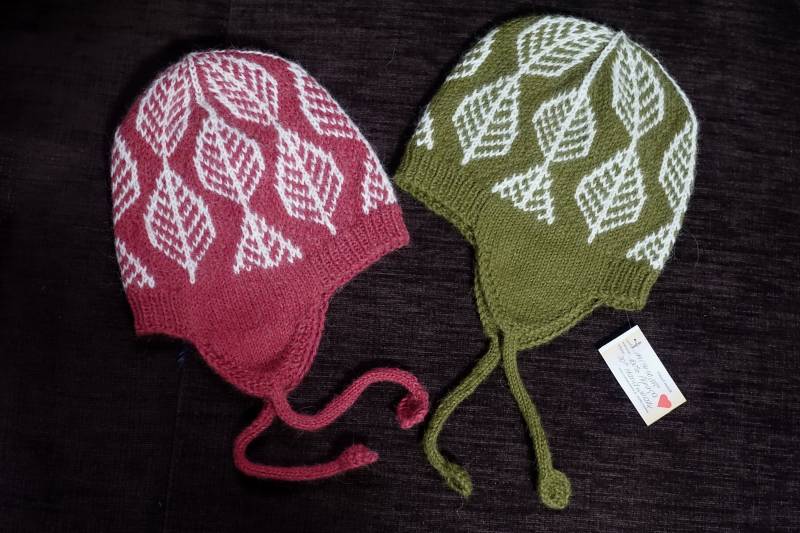 Chullo Gr. S/M | 54-56cm Inkamütze Beanie Strick-Mütze 100% Feines Alpaca Strickmütze "Blätter' Ohrenklappen Hummer-Natur Oder Oliv-Natur von Wollhandwerk