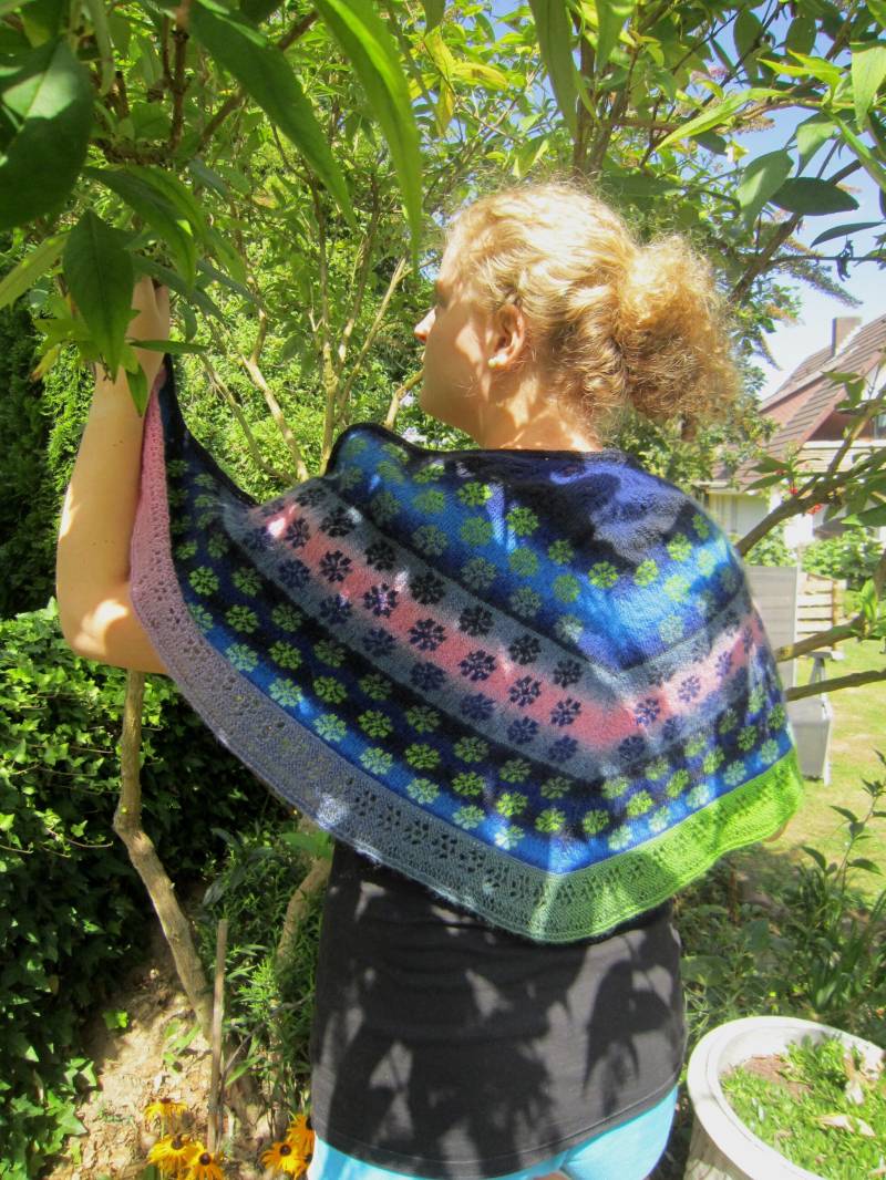 Lace Tuch Schultertuch Mit Fair Isle Farbverlauf Schal Margaretha Feinste Merinowolle 140x50cm von Wollhandwerk