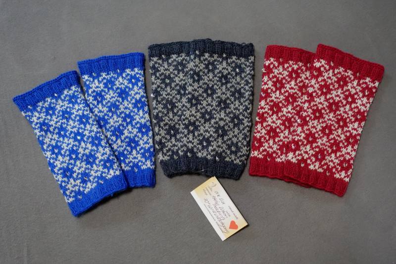 Pulswärmer Handgestrickt One Size Perlen , Kleine Sterne' Stranded Norweger Schurwolle Stulpen Handstulpen Armstulpen Handwärmer Geschenk von Wollhandwerk