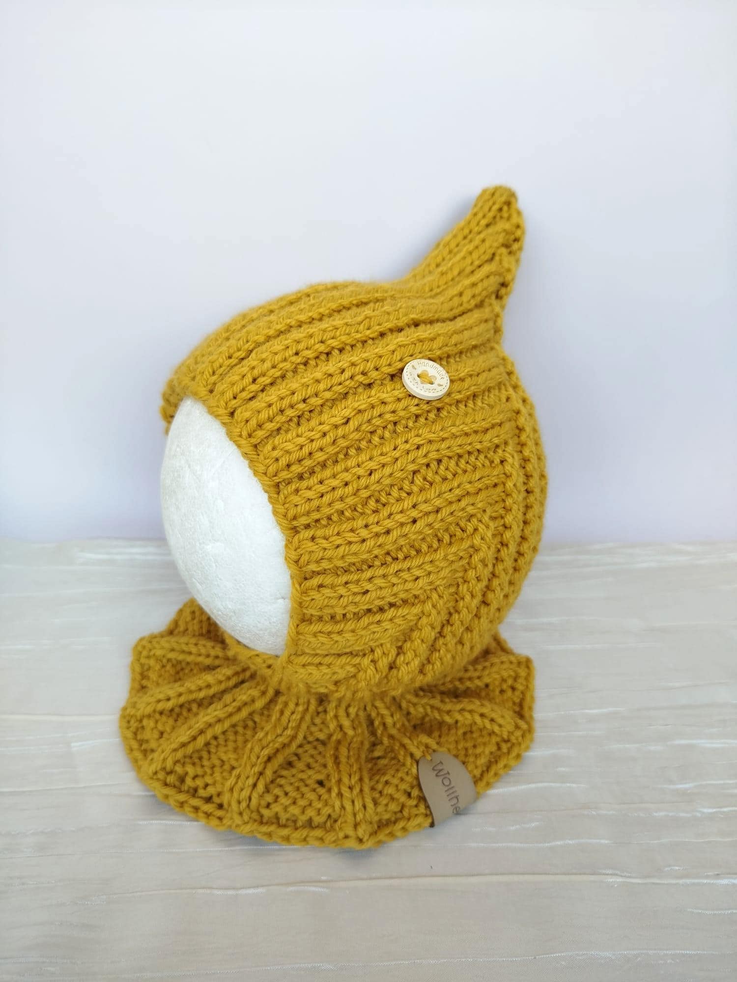 Pixiemütze Schalmütze Baby 46-48 cm, Merino-Mix Senfgelb von Wollherzchen