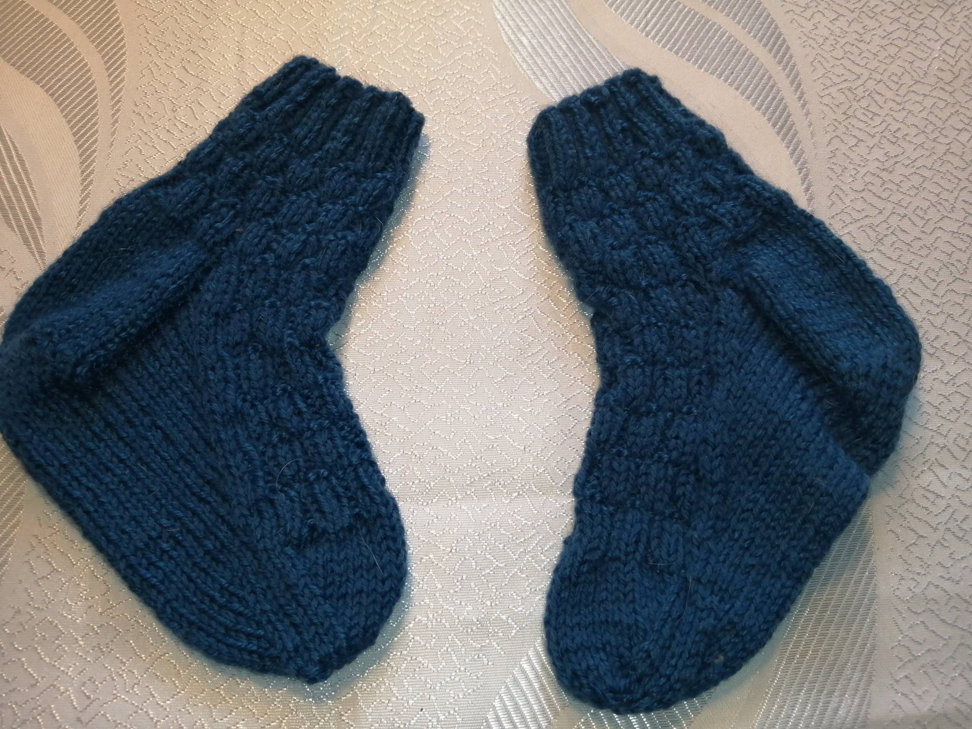 Handgestrickte Kindersocken in Größe 25 von WolligesVonStefanie