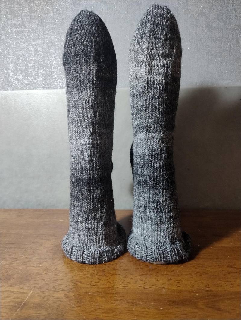 Handgestrickte Socken Für Teenager/Erwachsene in Größe 40 von WolligesVonStefanie