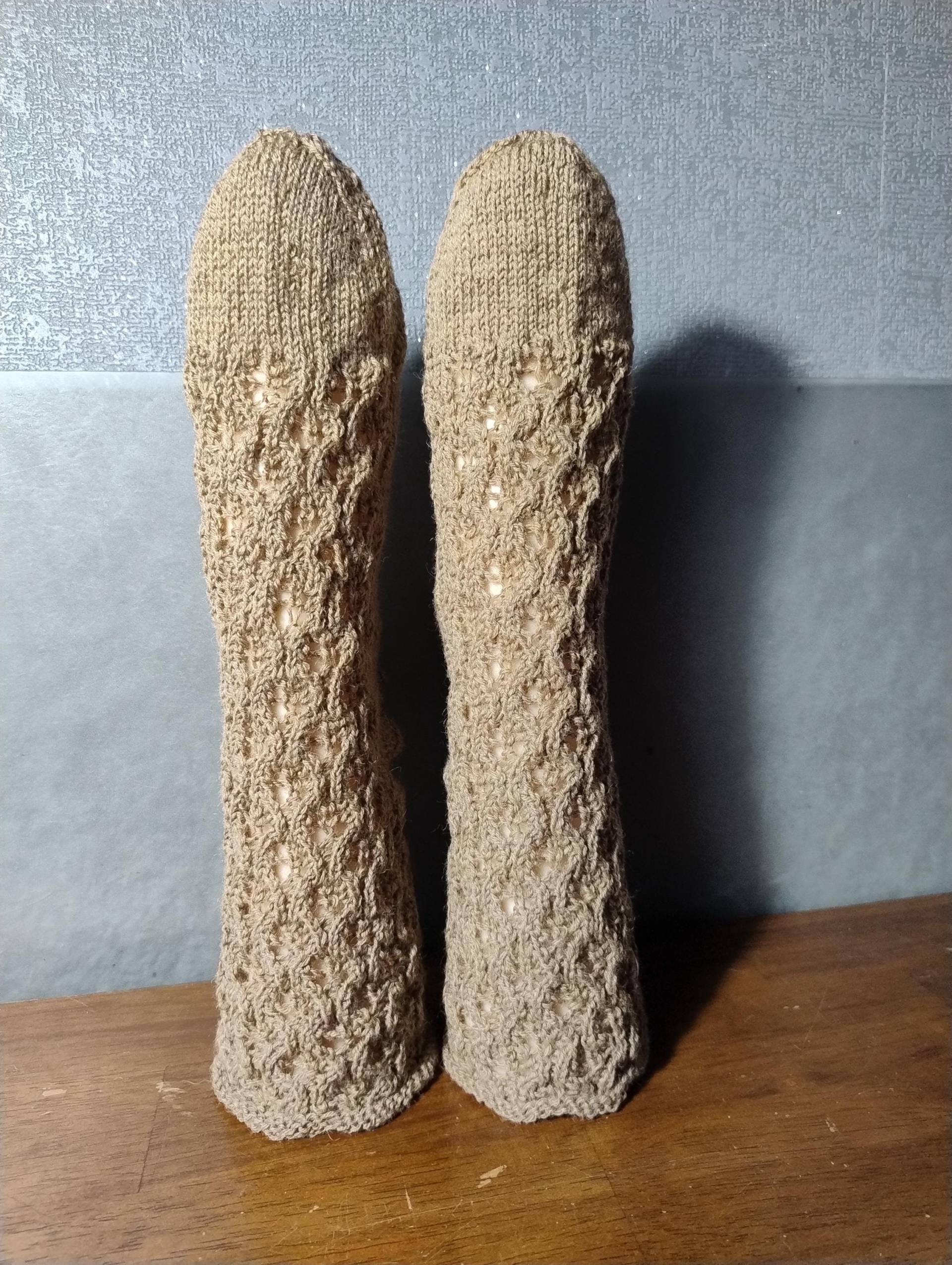 Handgestrickte Strümpfe, Größe 38/39 Mit Tollem Muster in Braun von WolligesVonStefanie