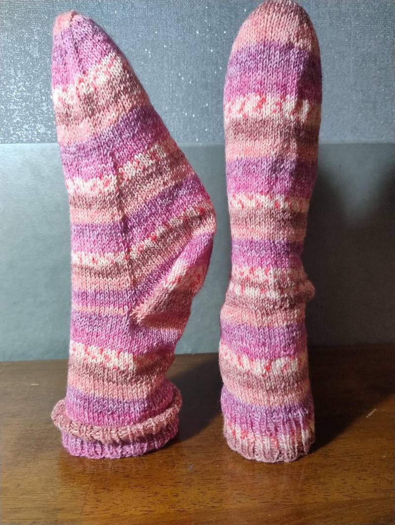 Handgestrickte Strümpfe Für Erwachsene, Teenager in Größe 40 Rosa-Und Pink-Tönen von WolligesVonStefanie