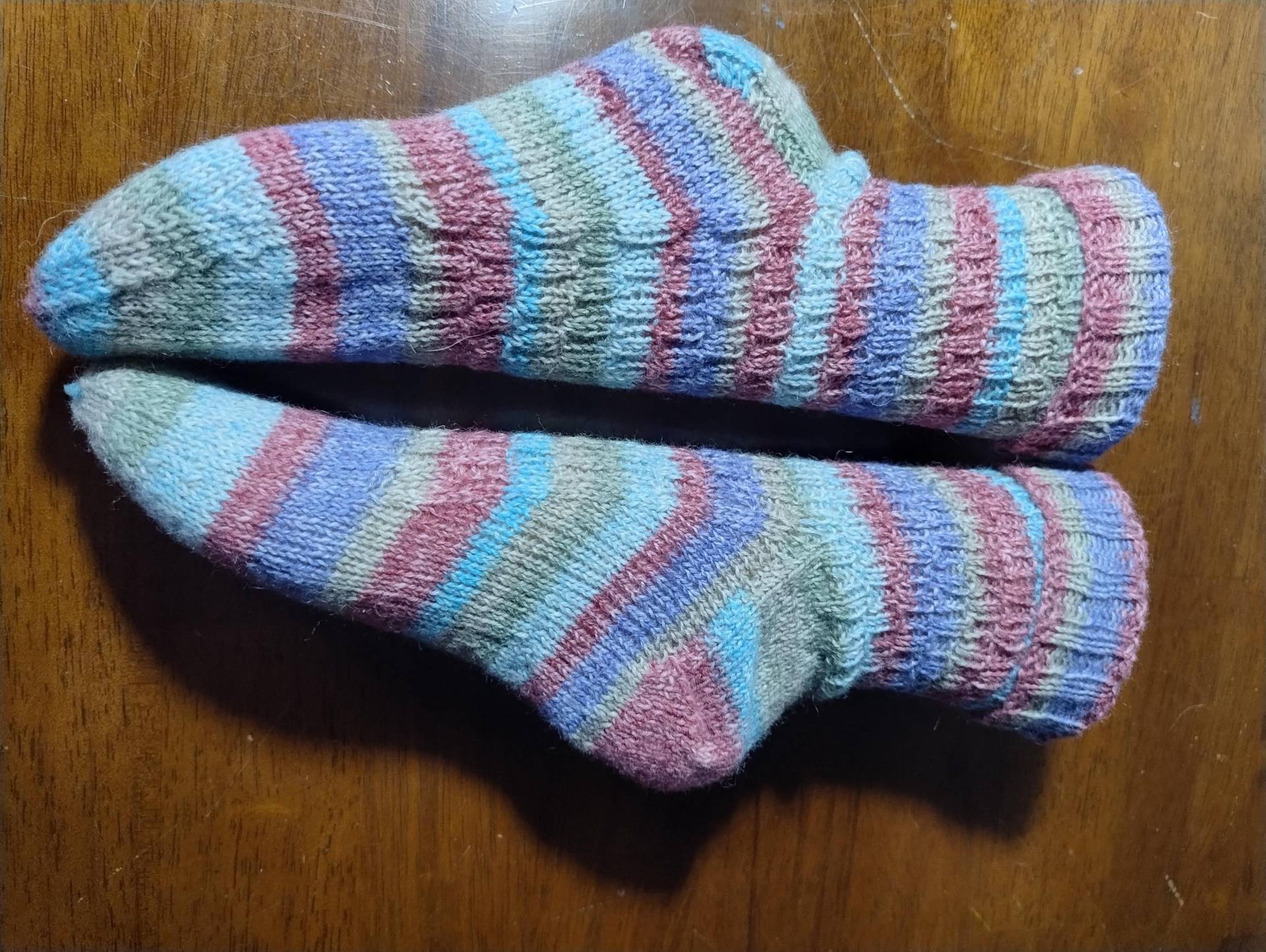 Handgestrickte Strümpfe in Größe 38/39 Einer Schönen Farbkombi von WolligesVonStefanie