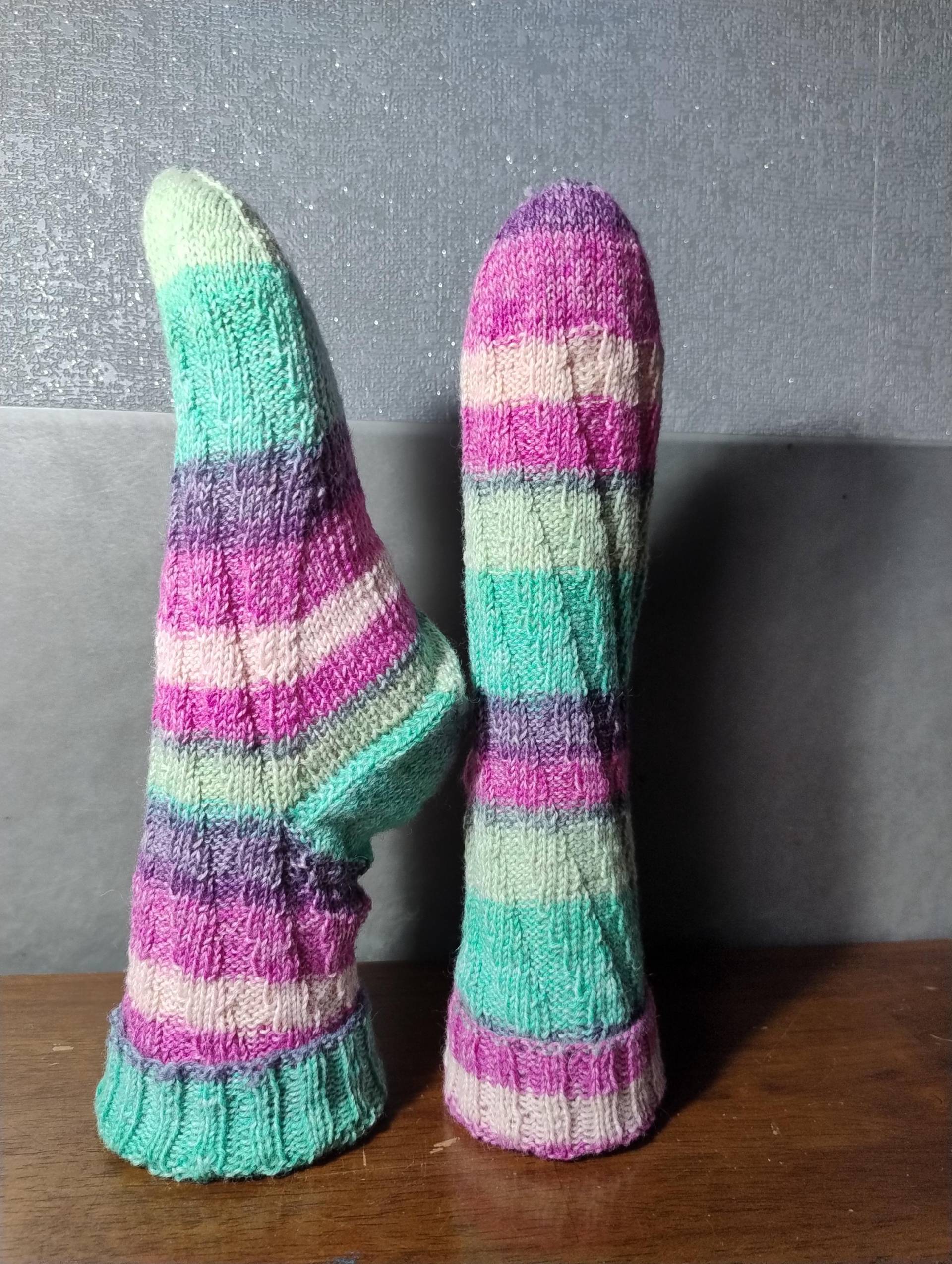 Handgestrickte Strümpfe in Größe 39/40 Einer Tollen Farbkombination von WolligesVonStefanie