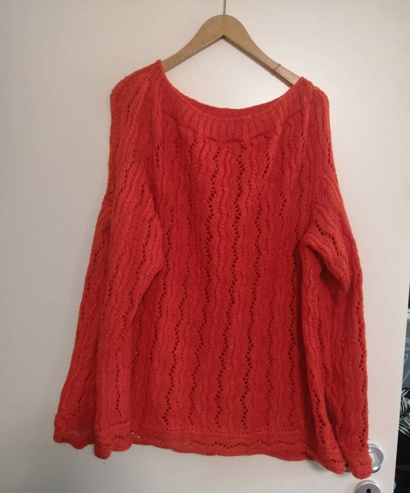 Kürbisfarbener Strickpullover Mit Quergearbeiteten Bündchen in Größe 48/50 von WolligesVonStefanie