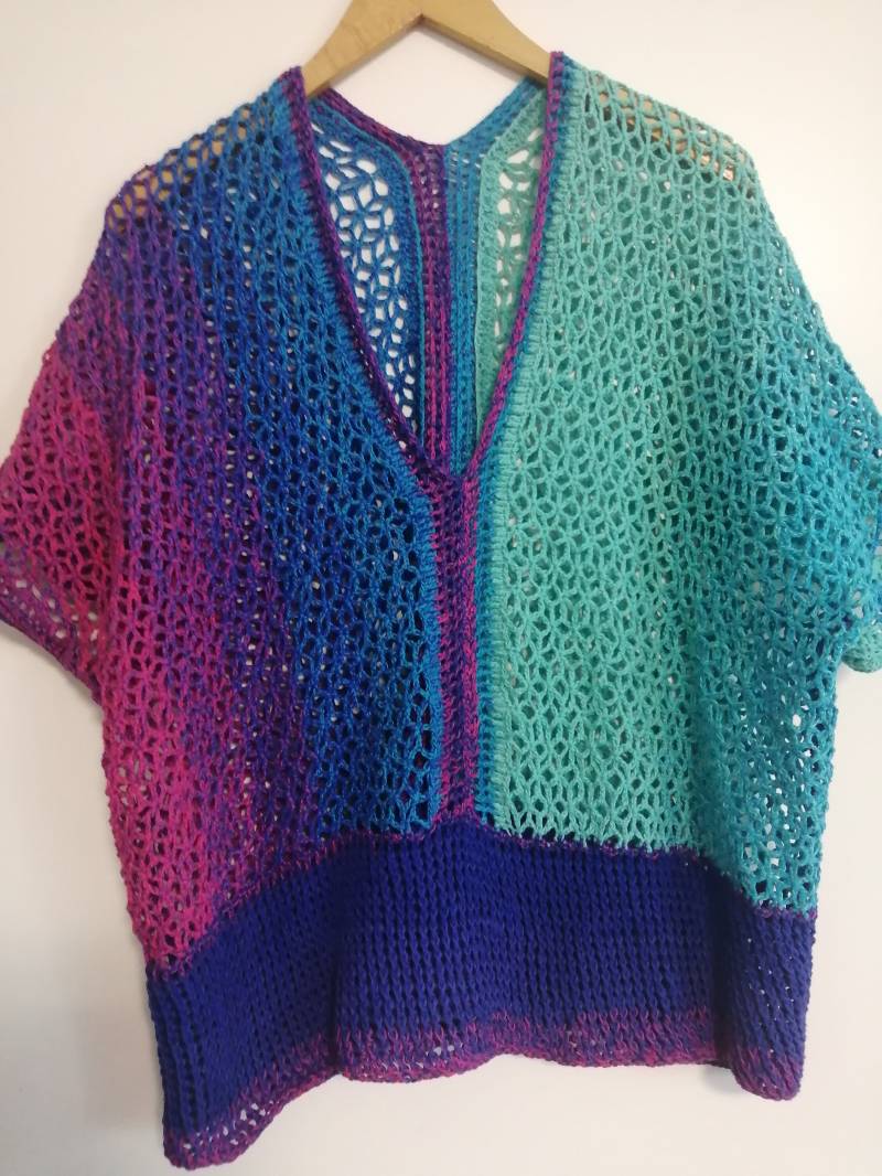 Netzshirt Im Blütendesign in Aqua - Und Beerentönen Aus Baumwolle von WolligesVonStefanie