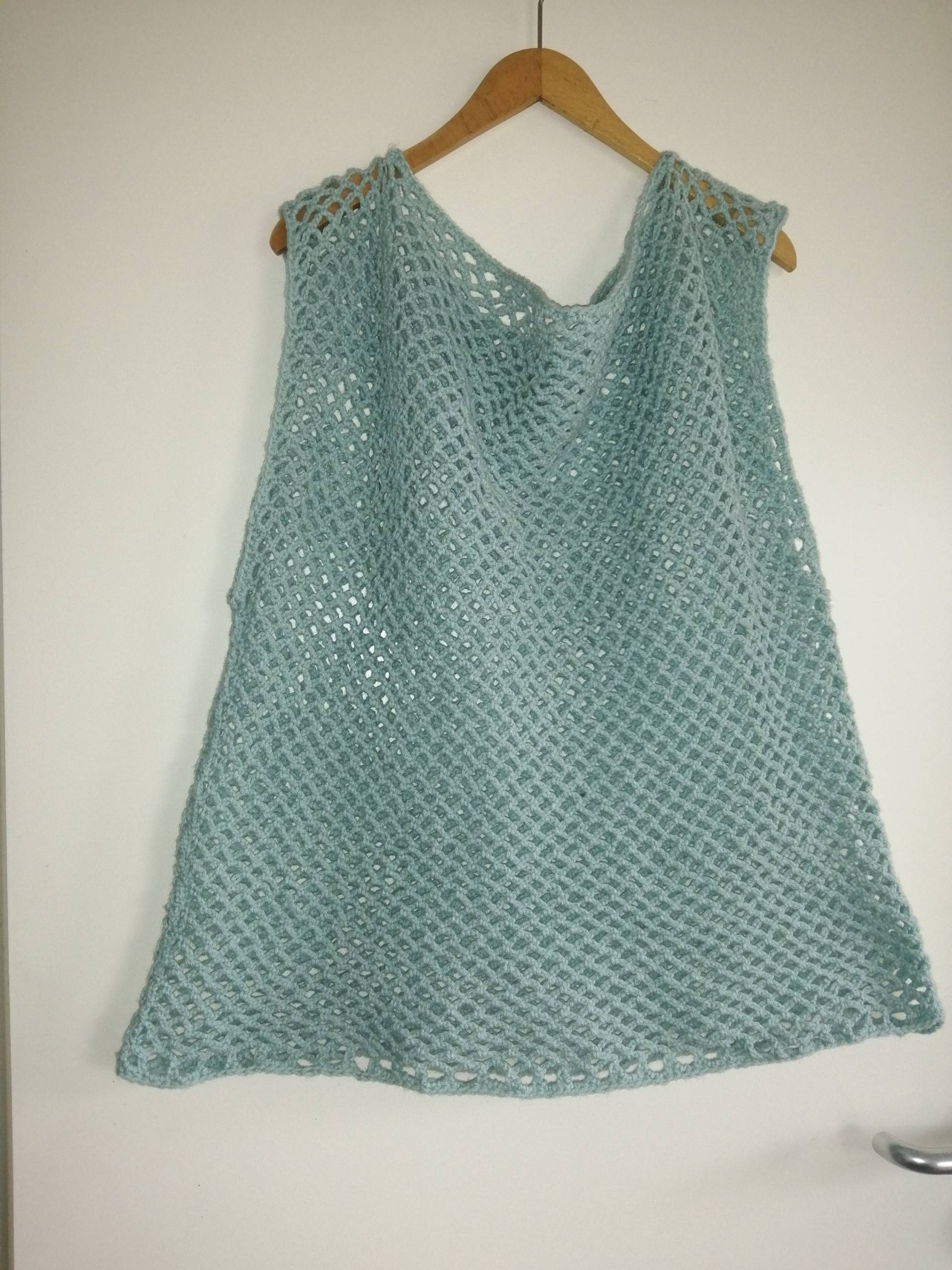 Sommerliches Netzshirt in Hellem Lichtgrün, Größe 48/50 von WolligesVonStefanie