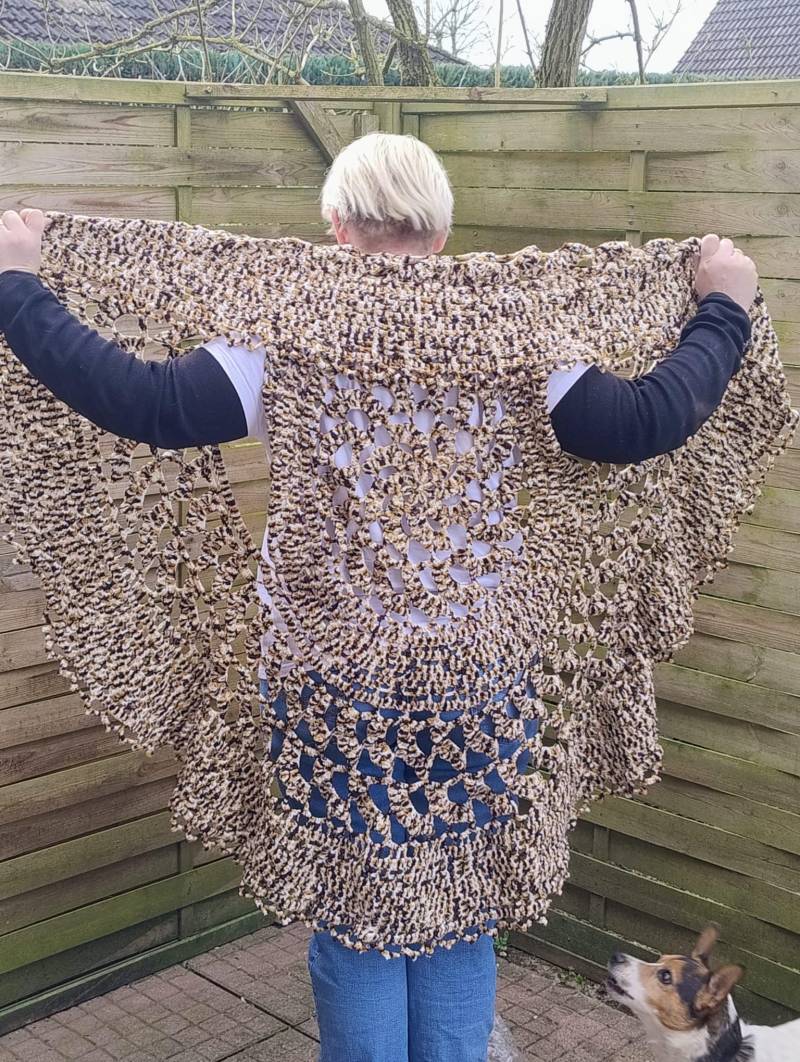 Weste Im Kreis-style, Gehäkelt von WolligesVonStefanie