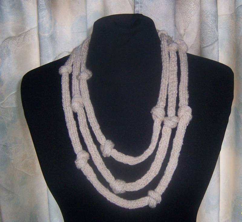 Kette, Gestrickt, Textiler Schmuck Kette, Gestrickt, Textiler Schmuck von Wollkreation