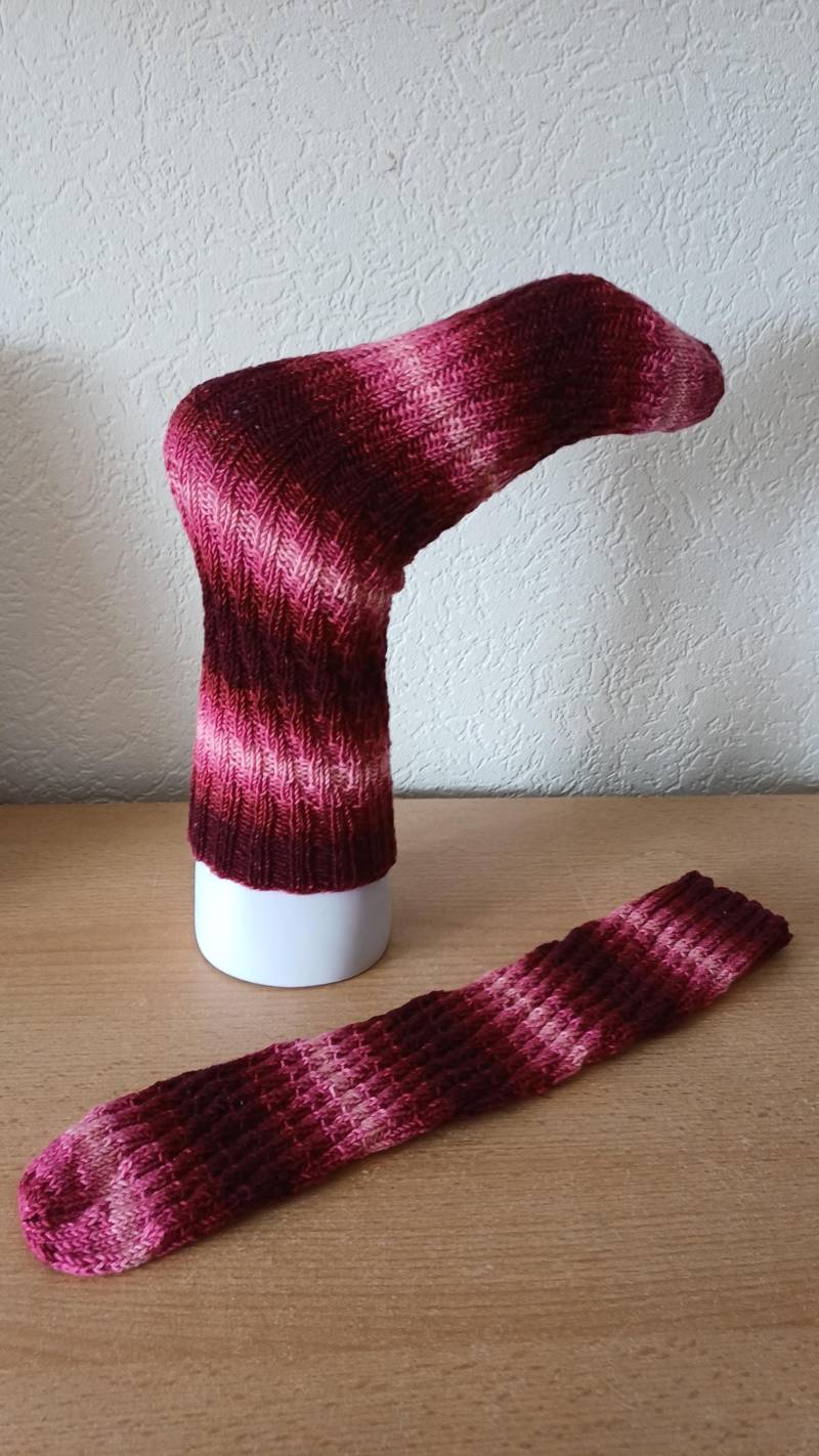Bananensocken , Gestrickte Socken, Wollallergiker, Größe 37 Bis 39 von WollmausShop