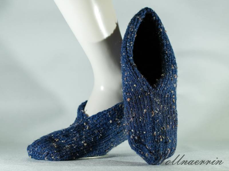 Sneaker Größe 41, Mit Dunkelblauer Misch Wolle Handgestrickt Sneaker Größe 41, Mit Dunkelblauer Misch Wolle Handgestrickt von Wollnaerrin