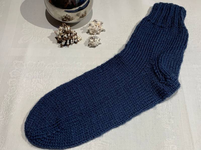 Handgestrickte Socken in Blau Handgestrickte Socken in Blau von Wollsockenundmehr