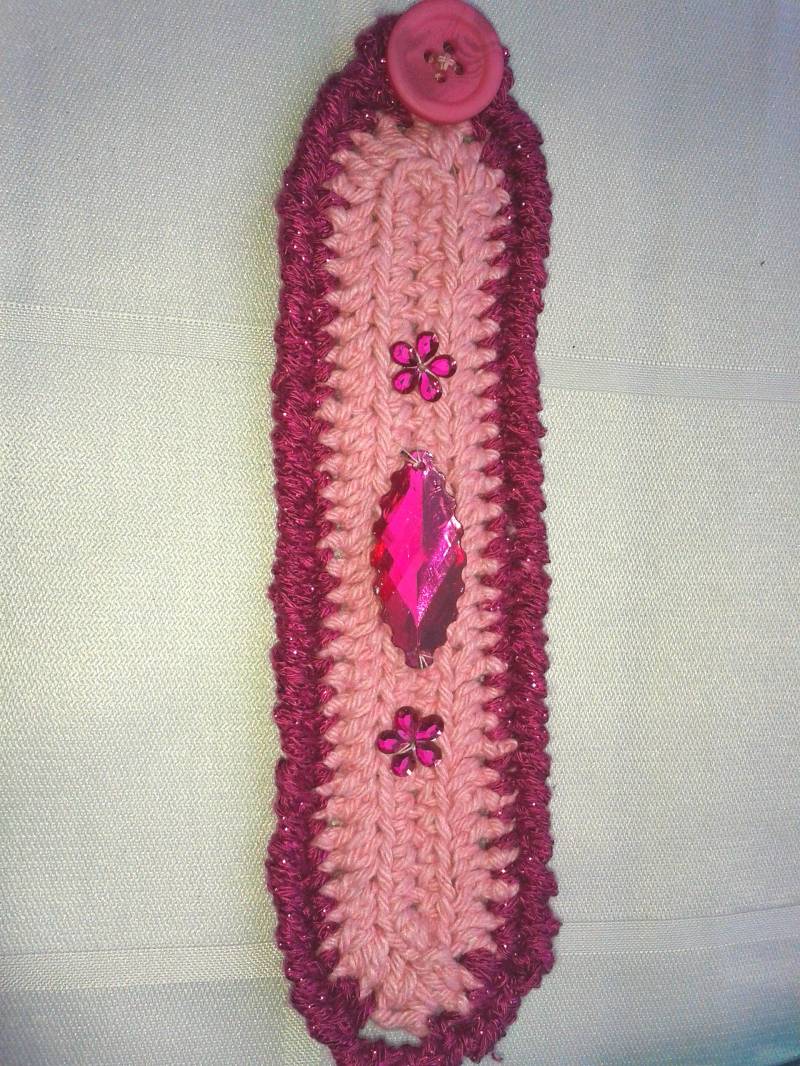 Armband Gehäkelt 17 X 3 cm Rosarot Mit Schmucksteinen von Wolltilda