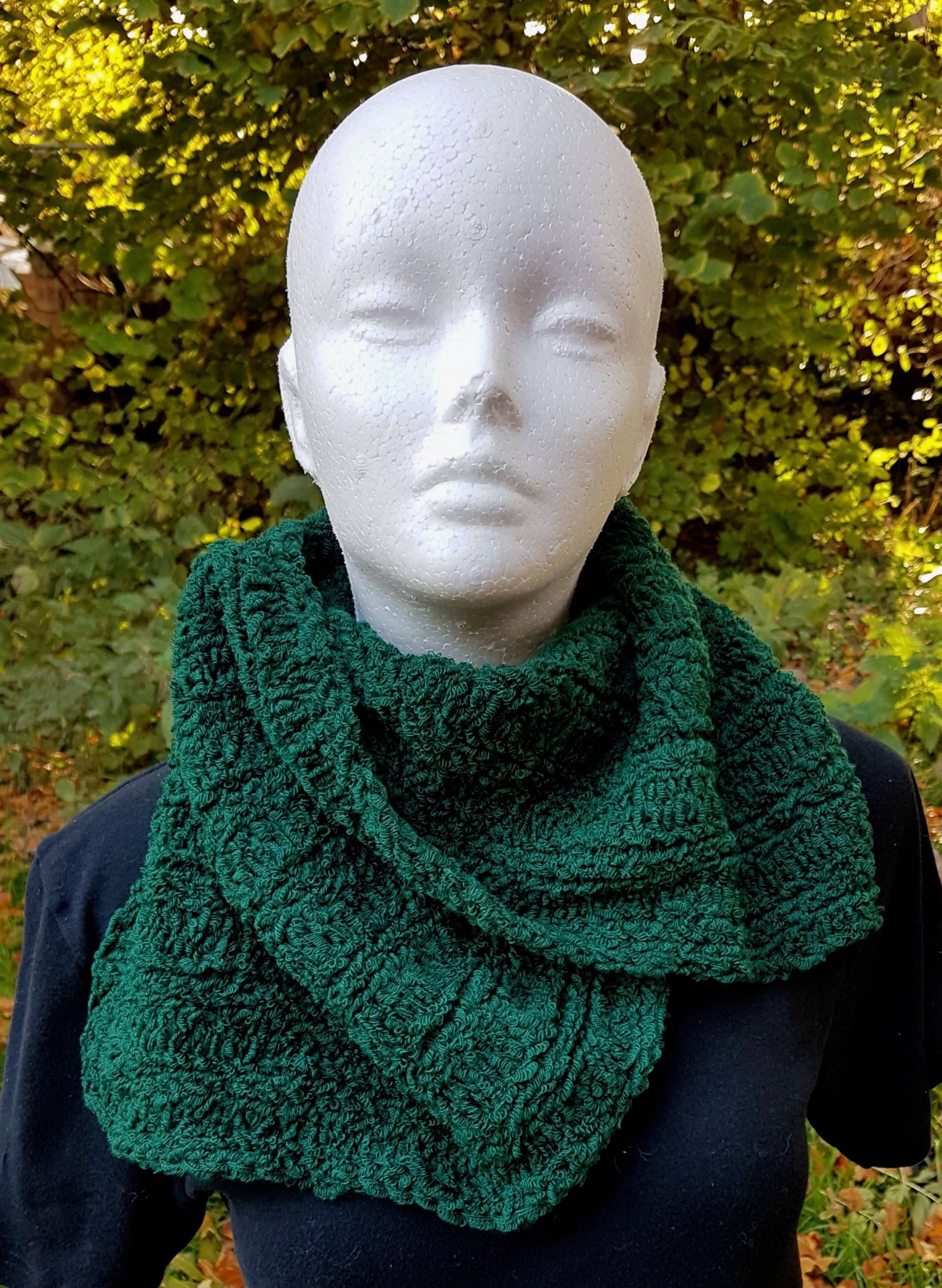 Handgestrickter Loop, Farbe Grün // Schlauchschal Kragen// Halswärmer Handgestrickter Loop, Farbe Grün // Schlauchschal Kragen// Halswärmer von Wollwaage