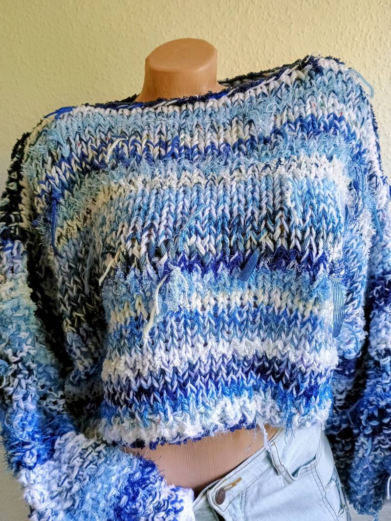 Handgefertigter Damenpullover, Gehäkelt, Kurzpullover, Oversize , Grobstrick von Wollzeug