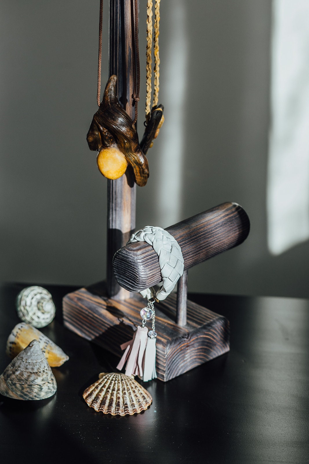 Holzschmuckbaumständer, Holzschmuckorganisator, Halskettenhalter Mit Armbandaufbewahrung, Armbandanzeige Holzschmuckbaumständer, Holzschmuckorganisator, Halskettenhalter Mit Armbandaufbewahrung, Armbandanzeige von WolmaarWoodTime