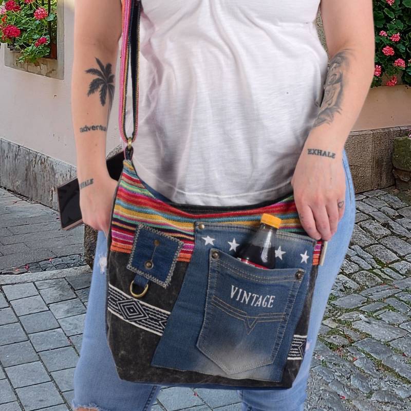 Nachhaltige Umhängetasche. Vegane Hobo Bag in Boho Stil. Tasche Aus Recycelte Jeans. Bunte Crossbody Bag. Damentasche Als Geschenk von WomanInFashionDE
