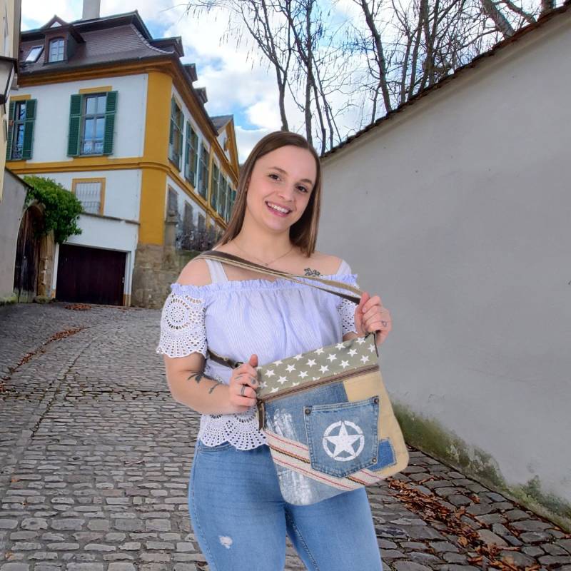 Sunsa Damen Umhängetasche. Nachhaltig Tasche Aus Recycelte Jeans & Canvas. Vintage Mit Stern Design Vegan Schultertasche. Crossover Bag von WomanInFashionDE