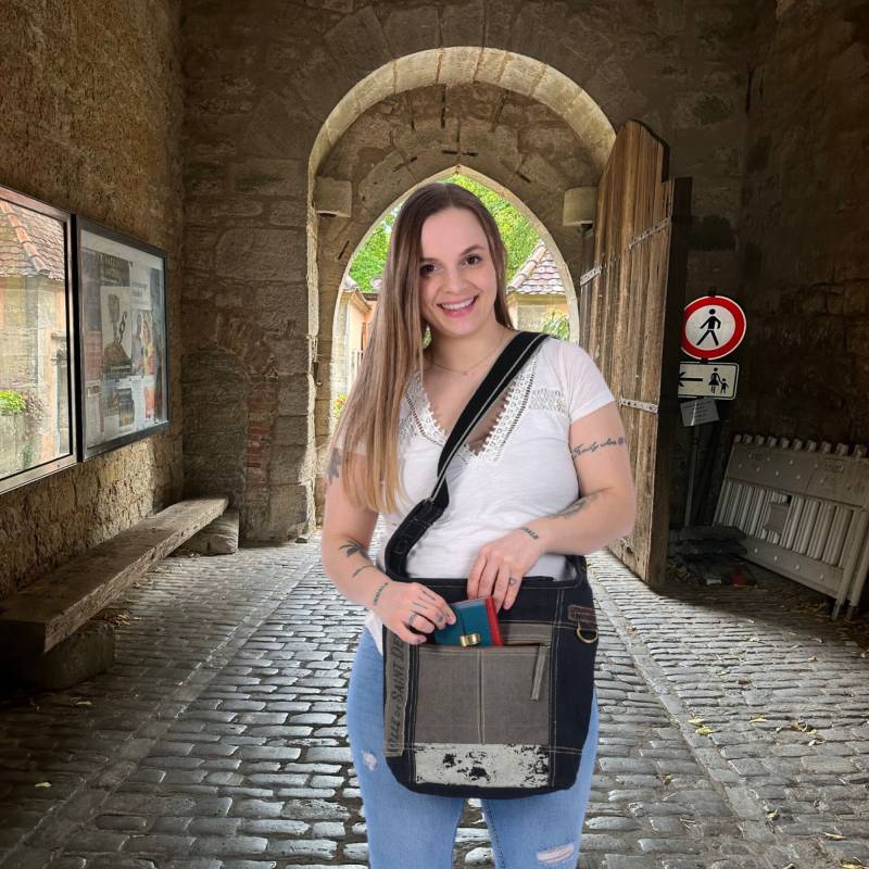 Vegane Umhängetasche. Hobo Tasche Aus Canvas Und Baumwolle. Schwarze Crossbody Bag in Retro Stil. Damentasche Als Crossover von WomanInFashionDE