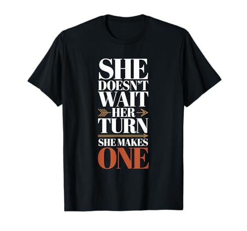 Sie leitet leise, Aber kraftvoll die Gleichstellung von Frauen T-Shirt Sie leitet leise, Aber kraftvoll die Gleichstellung von Frauen T-Shirt von Women's Equality Youth Feminist Movement
