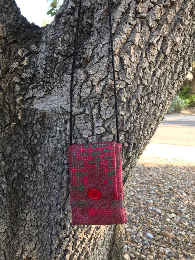 Halskette Handytasche von WomenFaithCreativity