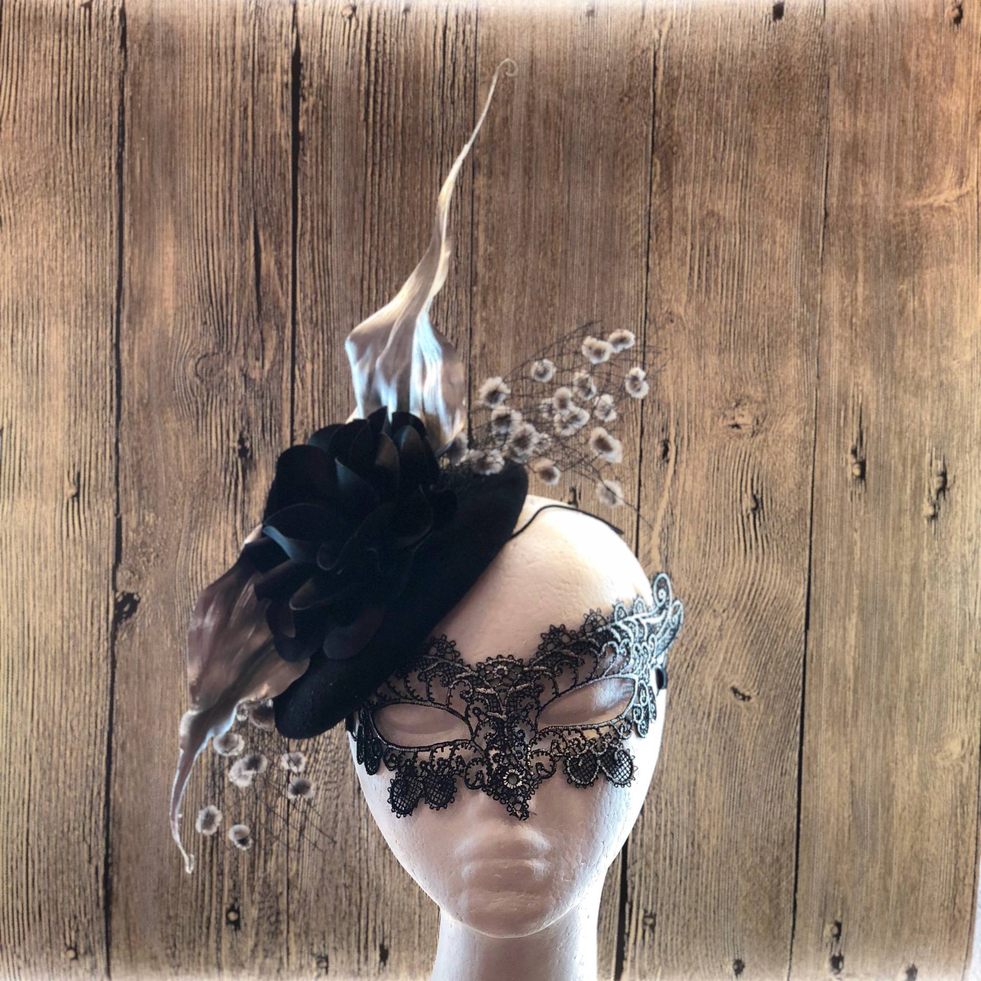 Schwarzer Filz Fascinator, Schwarzer Cocktailhut, Hochzeitshut, Ascot Bordeaux Tasse Schwarzer Filz Fascinator, Schwarzer Cocktailhut, Hochzeitshut, Ascot Bordeaux Tasse von WomenHatAccessories