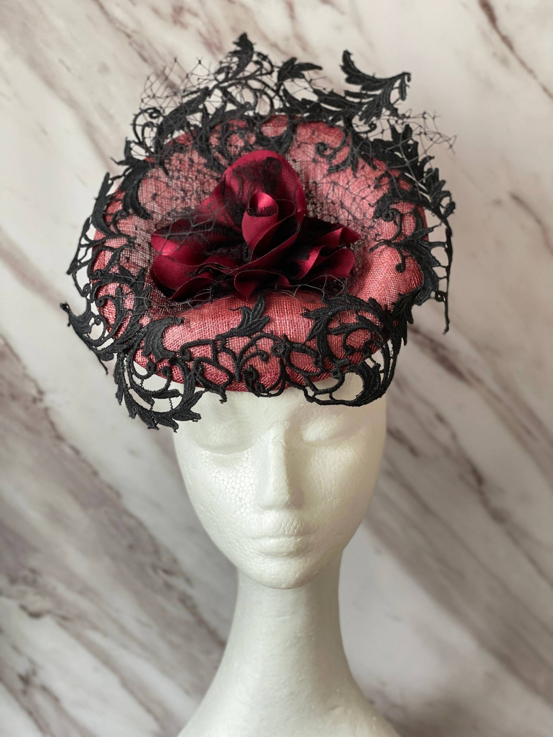Schwarzer Spitzen Fascinator, Fascinator Rot Hochzeitshut, Melvin'cup, Derby Hut, Für Besondere Anlässe Schwarzer Spitzen Fascinator, Fascinator Rot Hochzeitshut, Melvin'cup, Derby Hut, Für Besondere Anlässe von WomenHatAccessories