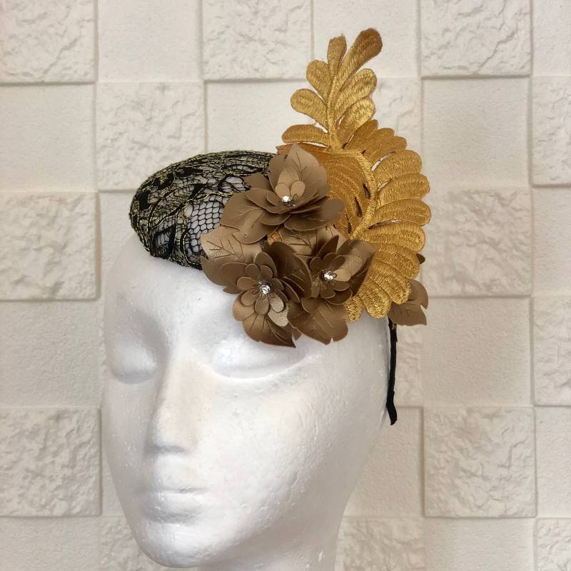 Spitze Gold Fascinator. Goldspitze Hüte. Fascinator Mellow Cup Ascot Racing Hüte Spitze Gold Fascinator. Goldspitze Hüte. Fascinator Mellow Cup Ascot Racing Hüte von WomenHatAccessories