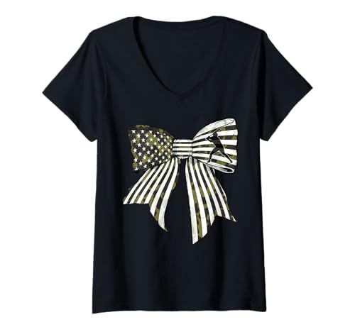 Damen Baseballspieler USA Flagge 4. Juli Patriotische Tarnung T-Shirt mit V-Ausschnitt Damen Baseballspieler USA Flagge 4. Juli Patriotische Tarnung T-Shirt mit V-Ausschnitt von Womens Coquette Bow Baseball Player American Gifts
