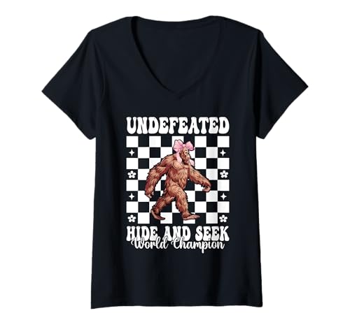Damen Bigfoot Sasquatch Undefeated Hide and Seek Weltmeister T-Shirt mit V-Ausschnitt Damen Bigfoot Sasquatch Undefeated Hide and Seek Weltmeister T-Shirt mit V-Ausschnitt von Womens Coquette Bow Bigfoot Sasquatch Gifts