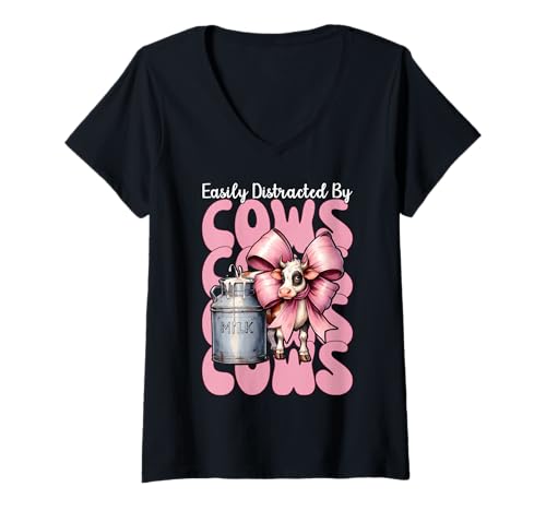 Damen Leicht abgelenkt von Kühen Milchbauer Kuhzucht Mädchen Mama T-Shirt mit V-Ausschnitt von Womens Coquette Bow Dairy Farmer Cow Farming Gifts