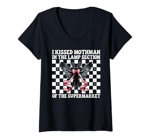 Damen Ich Habe Mothman in der Lampenabteilung geküsst Kryptozoologie Mädchen Mama T-Shirt mit V-Ausschnitt von Womens Coquette Bow Mothman Cryptozoology Gifts